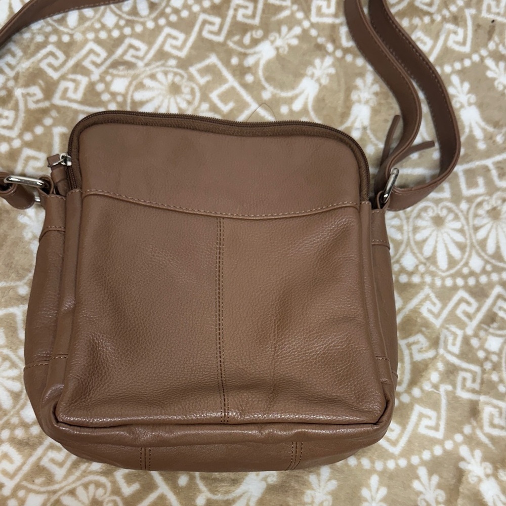 Tan Leather Crossbody Bag with multiple compartments - Picture 3 of 16